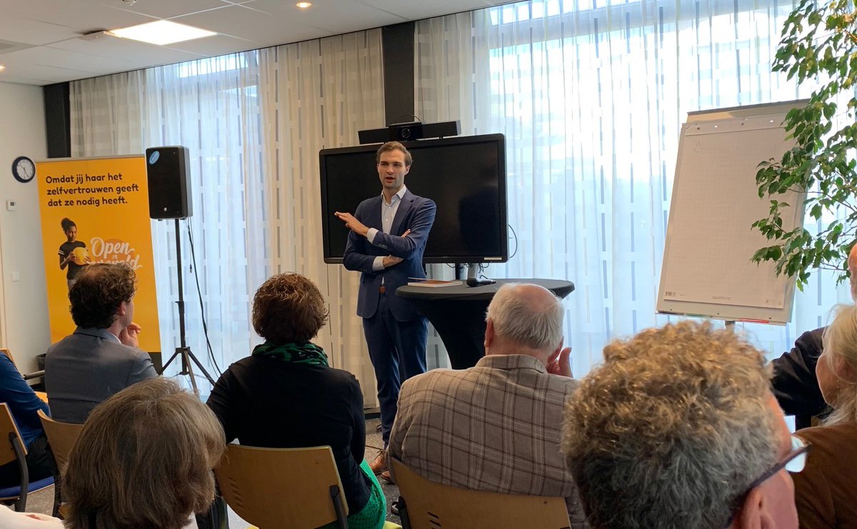 Afsluiting #WeekvandePleegzorg: Staatssecretaris <a href="/MaartenOoijen/">Maarten van Ooijen</a> bezoekt Pleeggrootouderdag bij Combinatie Jeugdzorg en spreekt zijn erkenning en waardering uit naar pleeggrootouders. "Er is nog veel te doen om de zorg voor kinderen in kwetsbare omstandigheden te verbeteren".