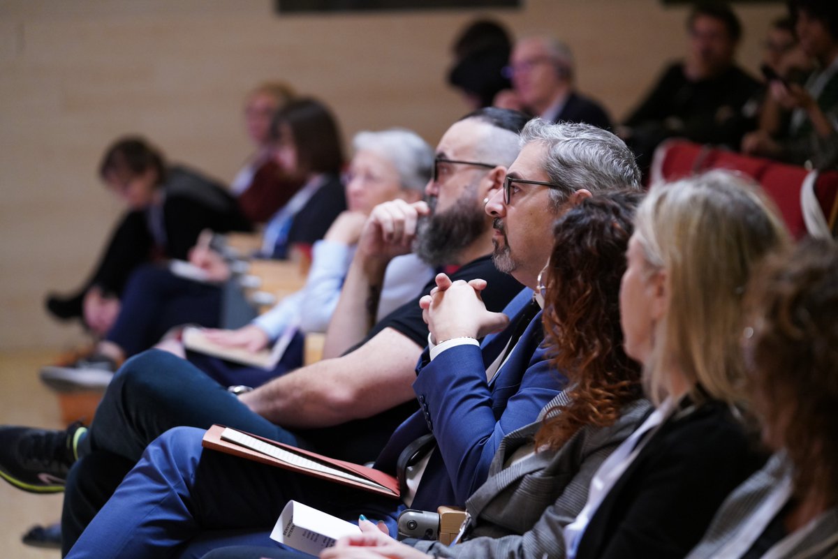 bcn_ajuntament's tweet image. 🤔 Què podem fer per combatre la soledat no desitjada?

💬 En parlem a les Jornades Internacionals sobre la Soledat, que se celebren al campus Poblenou de la @UPFBarcelona avui i demà. 

🫂 Contra la soledat, #Reconnectem!

ℹ️ Més informació: jornadessobresoledat.barcelona.cat/ca/