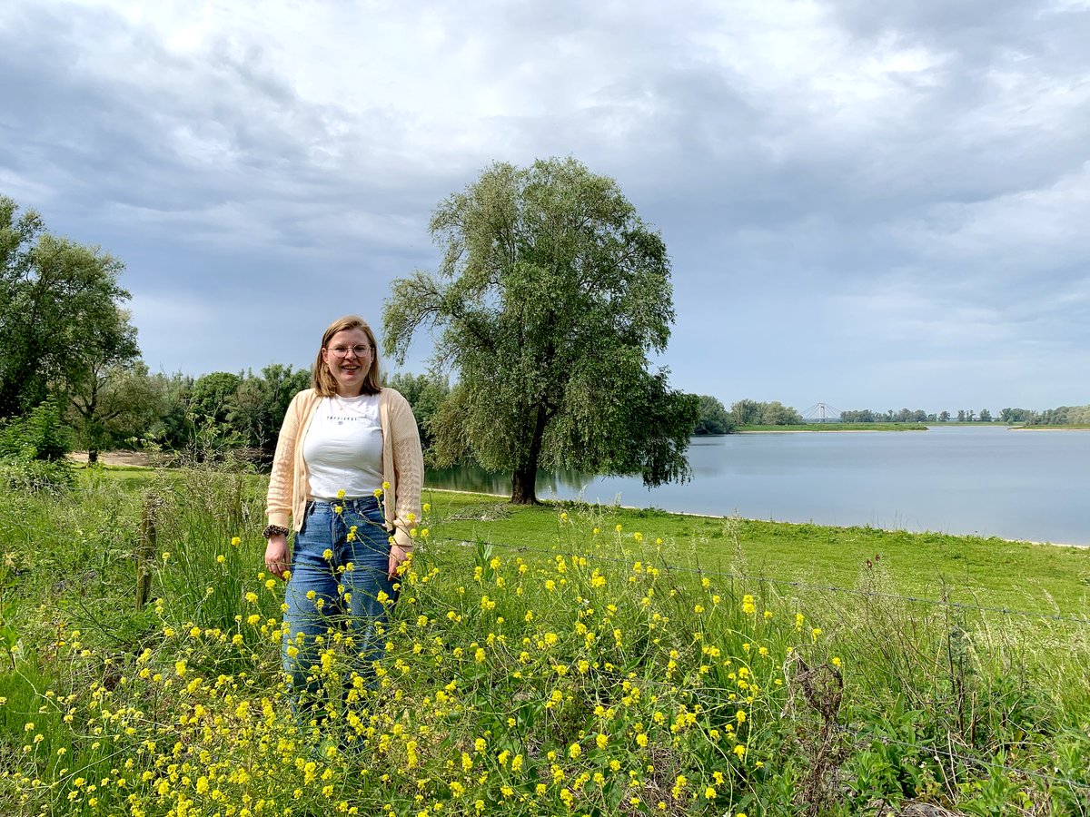 DekkerGroep's tweet photo. Hoera! Biologe @annebeune heeft haar bul binnen. Zij studeerde af bij Dekker Groep, op de vraag hoe drijvende zonnepanelen kunnen bijdragen aan het waterleven in zandwinplassen, met de Oostplas in de #Willemspolder als model.
Gefeliciteerd Anne Beune!
#water #pclake #modeling https://t.co/PFZte9UO68