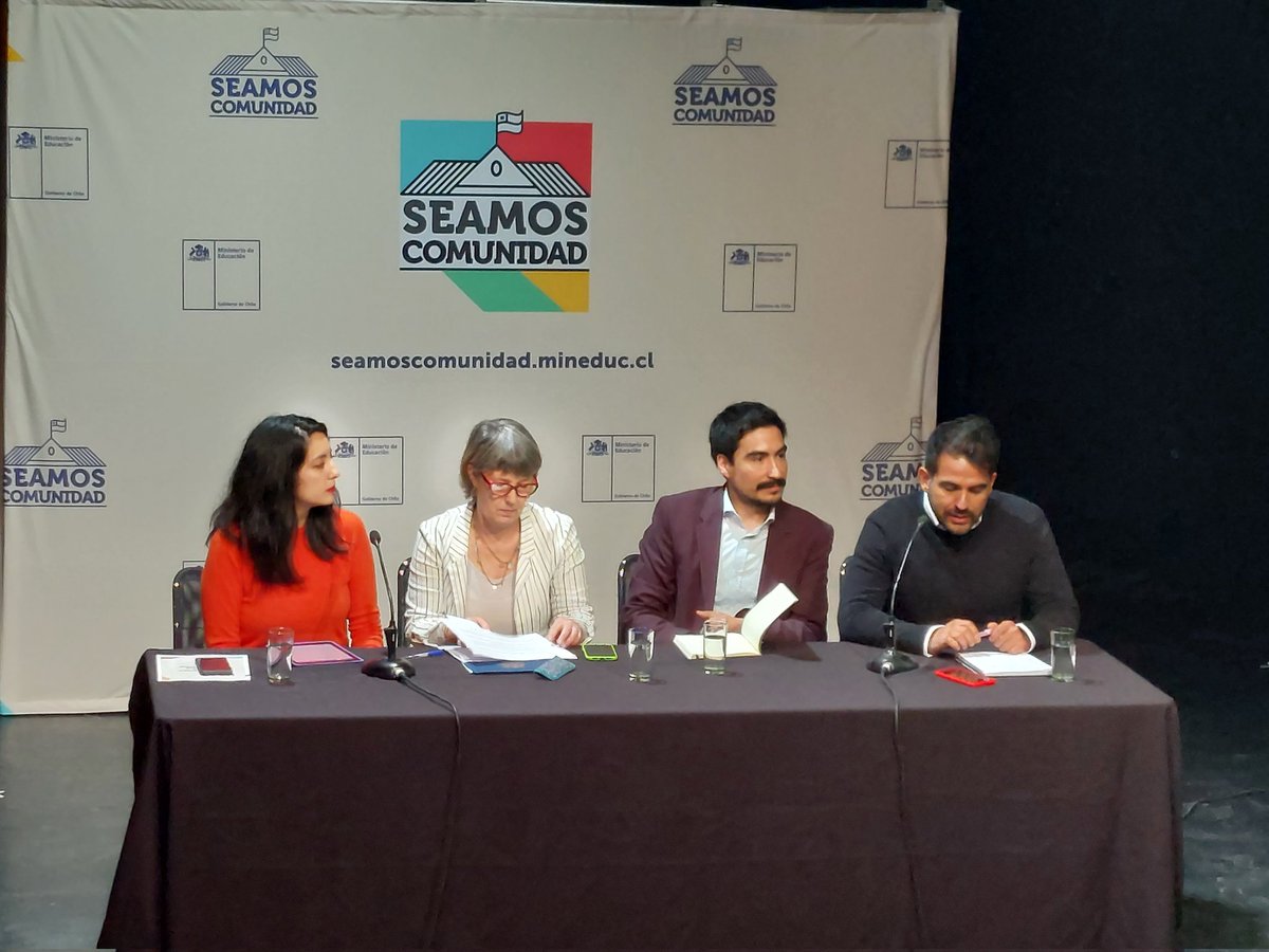 AleArratiaM's tweet photo. Gracias al @Mineduc por la invitación a las organizaciones de la sociedad civil a pensar juntos cómo abordar el desafío país de la educación de niños, niñas y adolescentes en nuestro país, especialmente luego del impacto de estos años de pandemia. #2020Presente https://t.co/HTB6cFa9kE