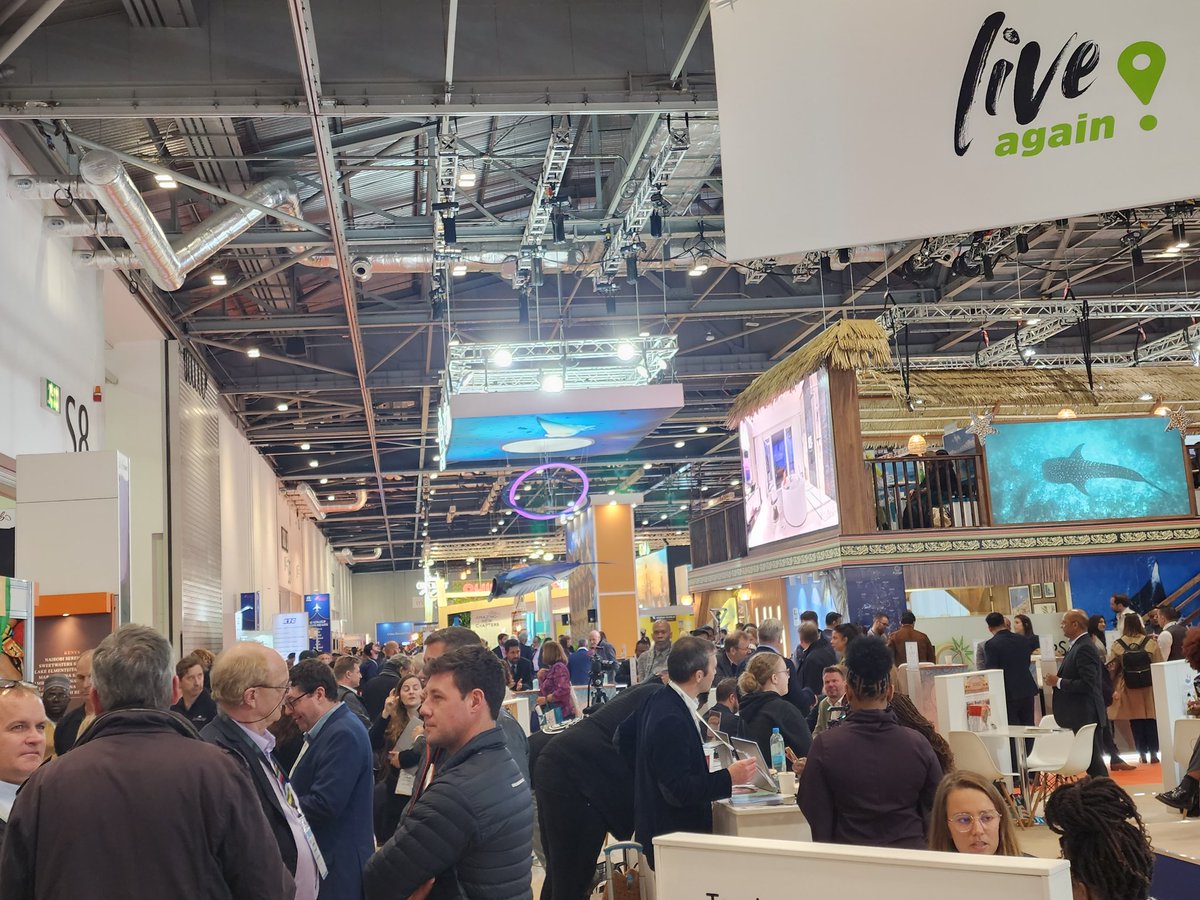 South African Tourism showcasing destination 🇿🇦 at the @WTM_London global tourism stage. Great vibe & lots of tourism opportunities being discussed here. You can feel that 'Travel is back' #WTMLDN #LiveAgain #TourismRecovery