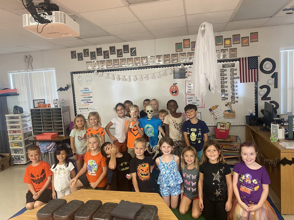 MissKetis's tweet photo. We had so much fun at our Fall Celebration!! Thank you so much to the group of Mom’s that helped plan such a fun afternoon🎃🕸🕷👻 https://t.co/bkn09q5obj
