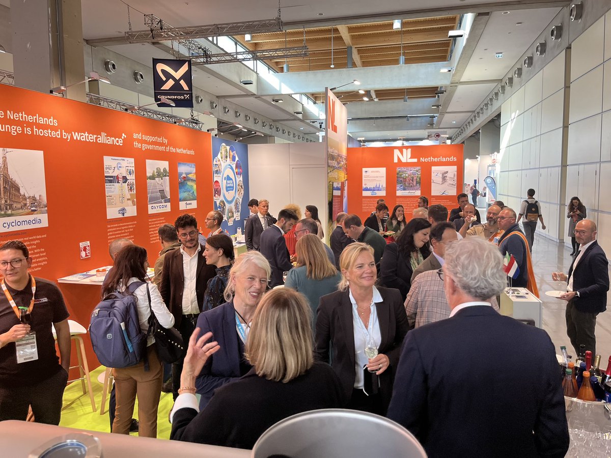 60Heinstein's tweet photo. Busy networking reception at #NL lounge @Ecomondo #Rimini @WaterAllianceNL @NLinItaly #export #NLWaterTech https://t.co/InjfAqgVjb