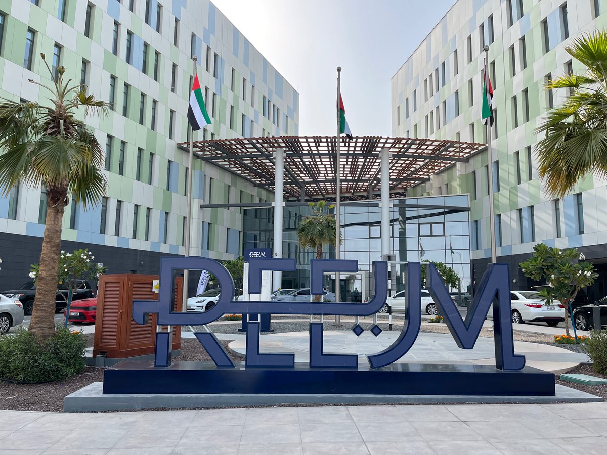 rmooney__'s tweet photo. Special week in Abu Dhabi training rehab specialists @ReemHospital in NIBS with @ManuelAnayaMD on behalf of @Celnik_Lab and @RehabHopkins with support from @Brainbox_Neuro https://t.co/EhAW3SWlNI
