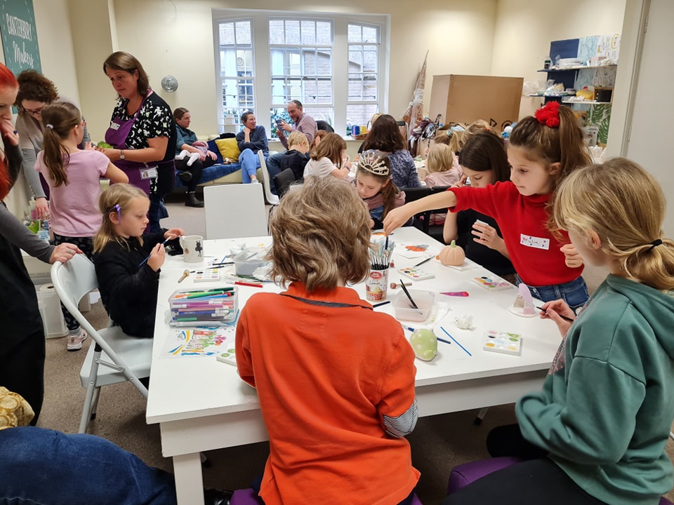 Handmade, Personalised Gifts and Kids Club in one! - mailchi.mp/faabf6be5899/h… Places still left in our Pottery Painting Workshop this Saturday! Take a look at our news for details of how to book!