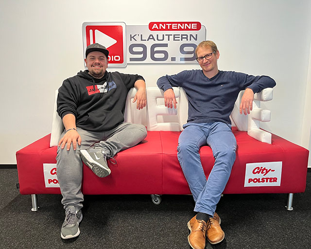 Das IESE war zu Gast in der Radiosendung #herzlichdigital ins Wochenende auf <a href="/AntenneKL/">Antenne KL</a>!Interview mit Steffen Heß, Division Manager Digital Innovation &amp; Smart City zum Thema Smart City &amp; Smart Region. Also Lauscher gespitzt und reingehört in Folge 39 😊📻 s.fhg.de/antenneKL