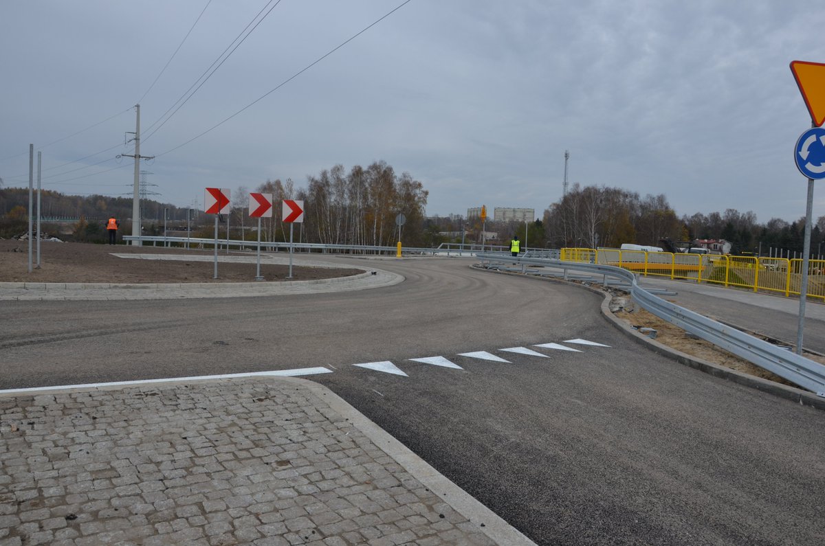 GDDKiA_Lodz's tweet photo. Wielka poprawa komfortu jazdy na #DK71 między Zgierzem i Aleksandrowem Ł. Zakończyła się budowa wiaduktu na węźle Zgierz Zach (#S14/#DK71) i jutro zostanie on udostępniony. Oznacza to płynny przejazd między miastami i koniec zatorów. @GDDKiA_Lodz @GDDKiA #funduszeUE https://t.co/XdjC3cDkn7