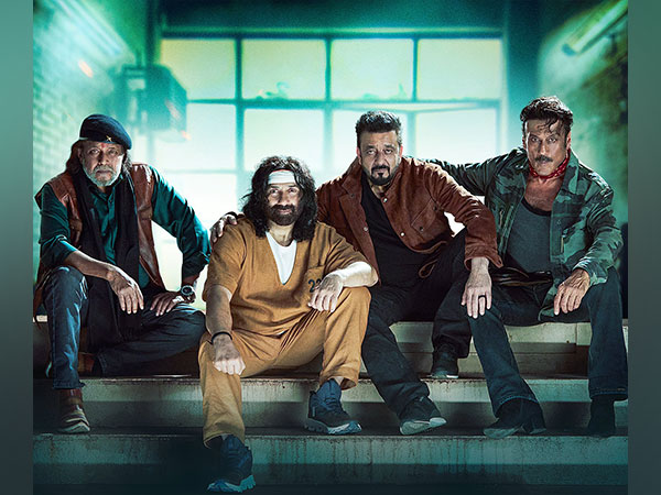 OfficialAiNews's tweet photo. Sunny Deol announces new movie with Sanjay Dutt, Jackie Shroff, Mithun Da, calls it "baap of all films"

#SunnyDeol #SanjayDutt #MithuDa #JackieShroff #Bollywood https://t.co/TL1PAsJzXW