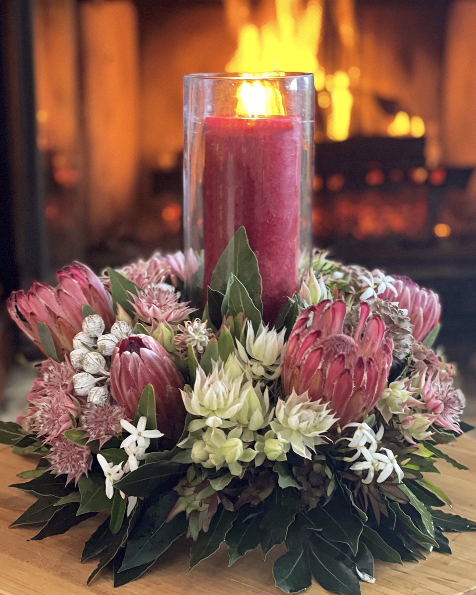 All the merry-makings of a cold, wet and rather Blustery Day!🍃🌷🕯🌸🌿 #wellnesswednesday #bringnatureindoors #cozyseason #selfcare #naturalremedies #protea #embracingtheseasons #cagrown