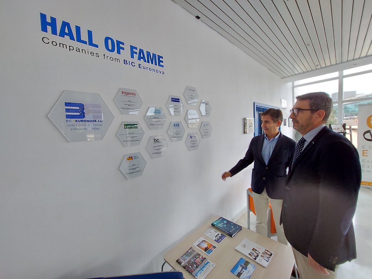 Visita institucional a <a href="/BicEuronova/">BIC Euronova</a>🚀 

Un honor contar con Delegado Territorial de Economía, Hacienda, Fondos Europeos, Política Industrial y Energía en #Málaga de <a href="/AndaluciaJunta/">Junta de Andalucía</a> Carlos García; recibido por nuestro Director Gral <a href="/AlvaroSimonB/">Alvaro Simón de Blas</a>

📸Visita a <a href="/vectorpipe/">Vectorpipe SL</a> #empresaBIC
