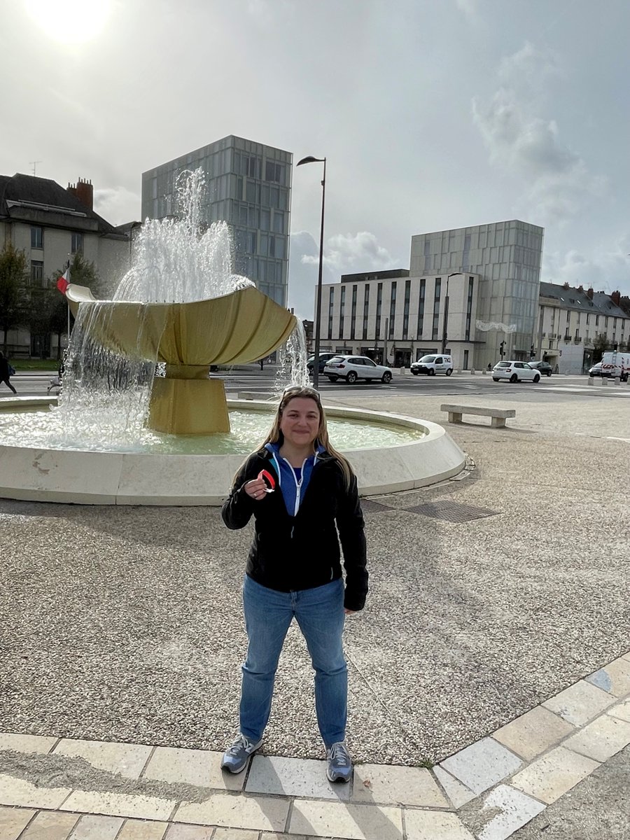 NRJTOURS37's tweet photo. Et c'est France de #LaVilleAuxDames qui a été la première à retrouver le bracelet #NRJ Place Anatole France à #Tours 🤩
Direction Cannes le 18 novembre pour France et Anthony pour assister aux #NMA2022 🏆 https://t.co/lf0WstjgU1