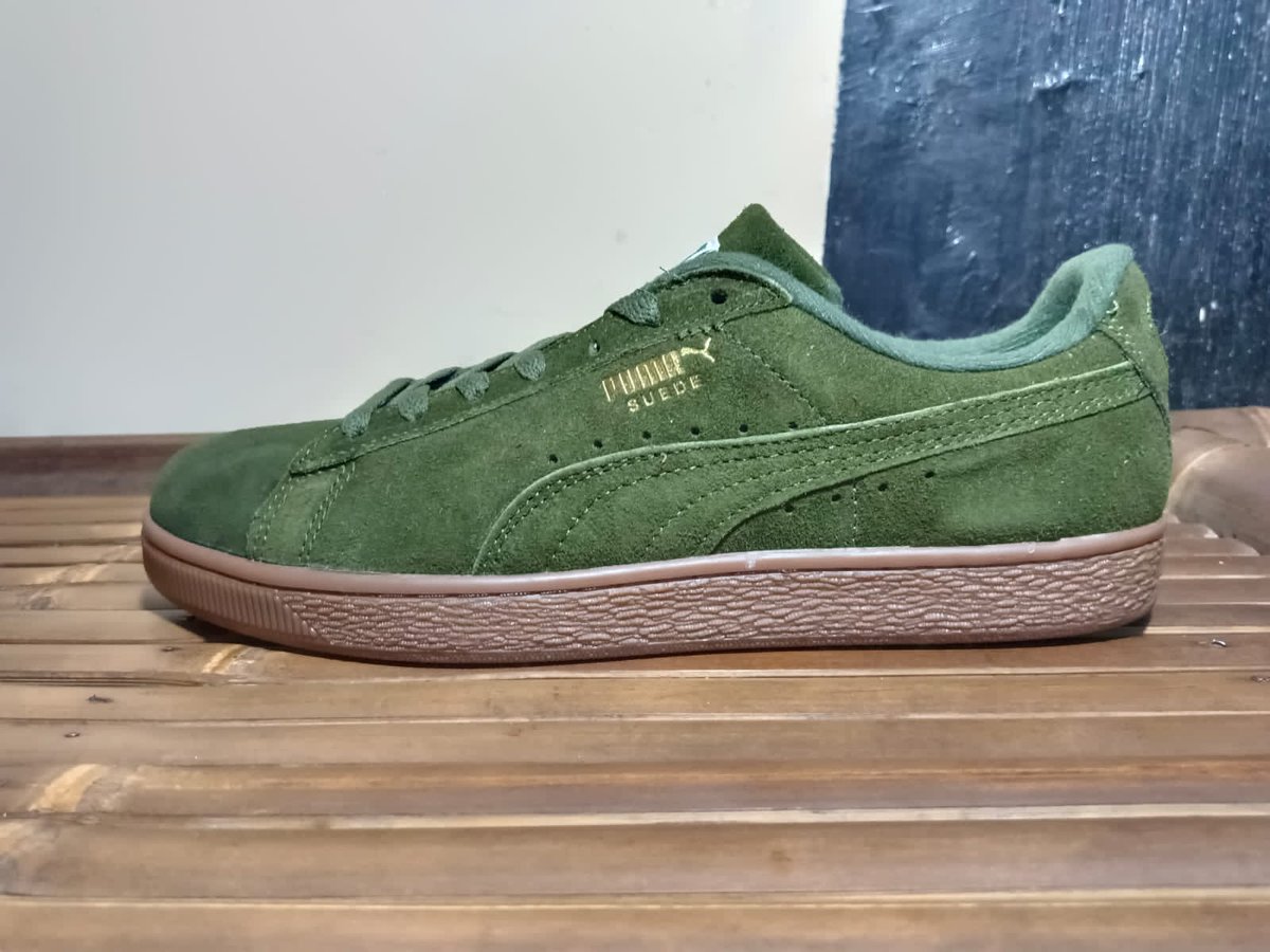 andi_setyaa's tweet photo. Monggo yg cari sepatu original harga orang dalam bisa japri https://t.co/IiRS11HUZR https://t.co/tmnIok4zYI