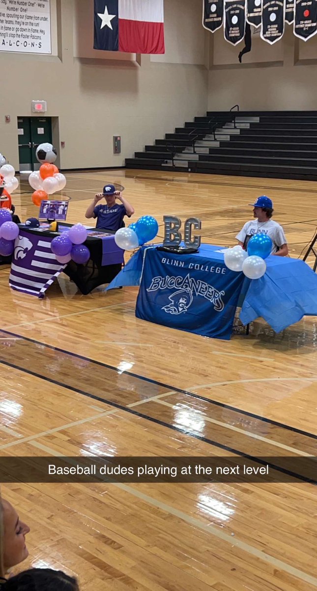 fosterfalconbb's tweet photo. ⁦@JacksonLow14⁩ and ⁦@IAmMicahDean⁩ signing today. Congratulations! https://t.co/sWb7QU2Wih