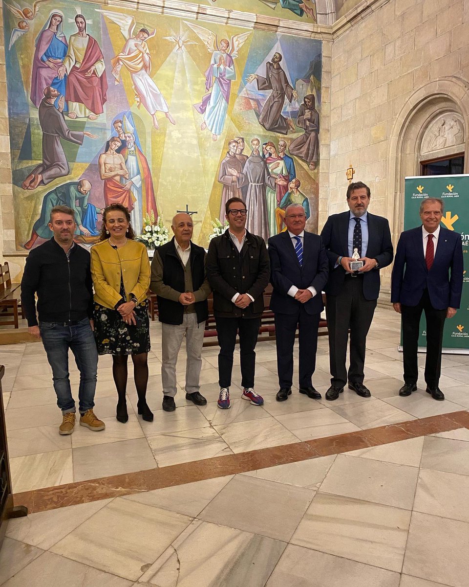 FundacionCRJ's tweet photo. Finalizada la recuperación de las pinturas murales 🎨de Francisco Carulla y Paco Baños 🔝del Santuario de la Virgen de Linarejos,⛪️ presbiterio, el collar de los Ángeles y la nave lateral izquierda.😄

✅Ha sido restaurada por @ubedarte 

#arte #cultura #patrimonio https://t.co/LHvWpbQJXH