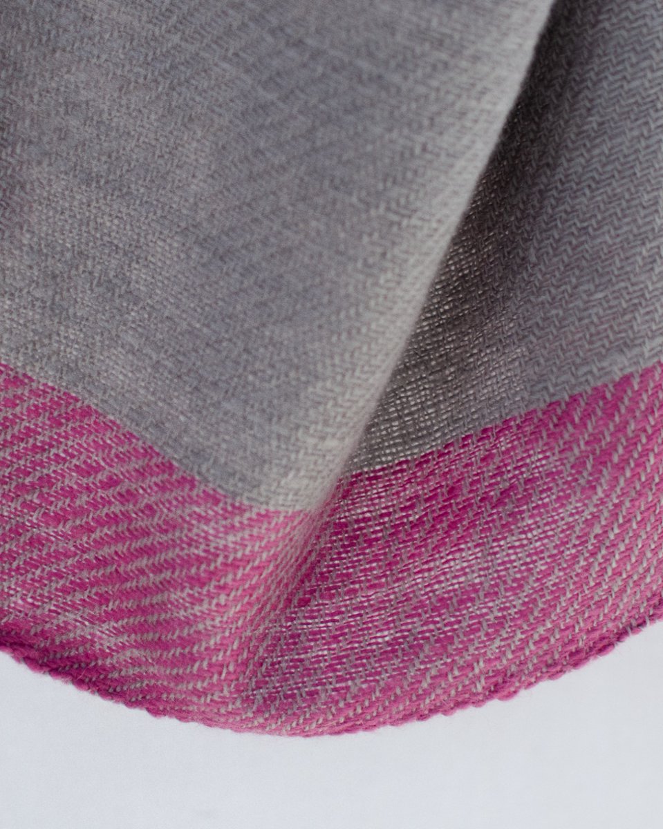 himalayanweaver's tweet photo. A very special shawl made with wool handspun by women in Himalayan villages.  The shawl is hand-woven in Rampur village by Mohammed Furqan in twill weave, It is coloured with natural dyes sappanwood and harada. You can buy it online from our website at 
https://t.co/z7xVacKC8z https://t.co/MBKinB1990