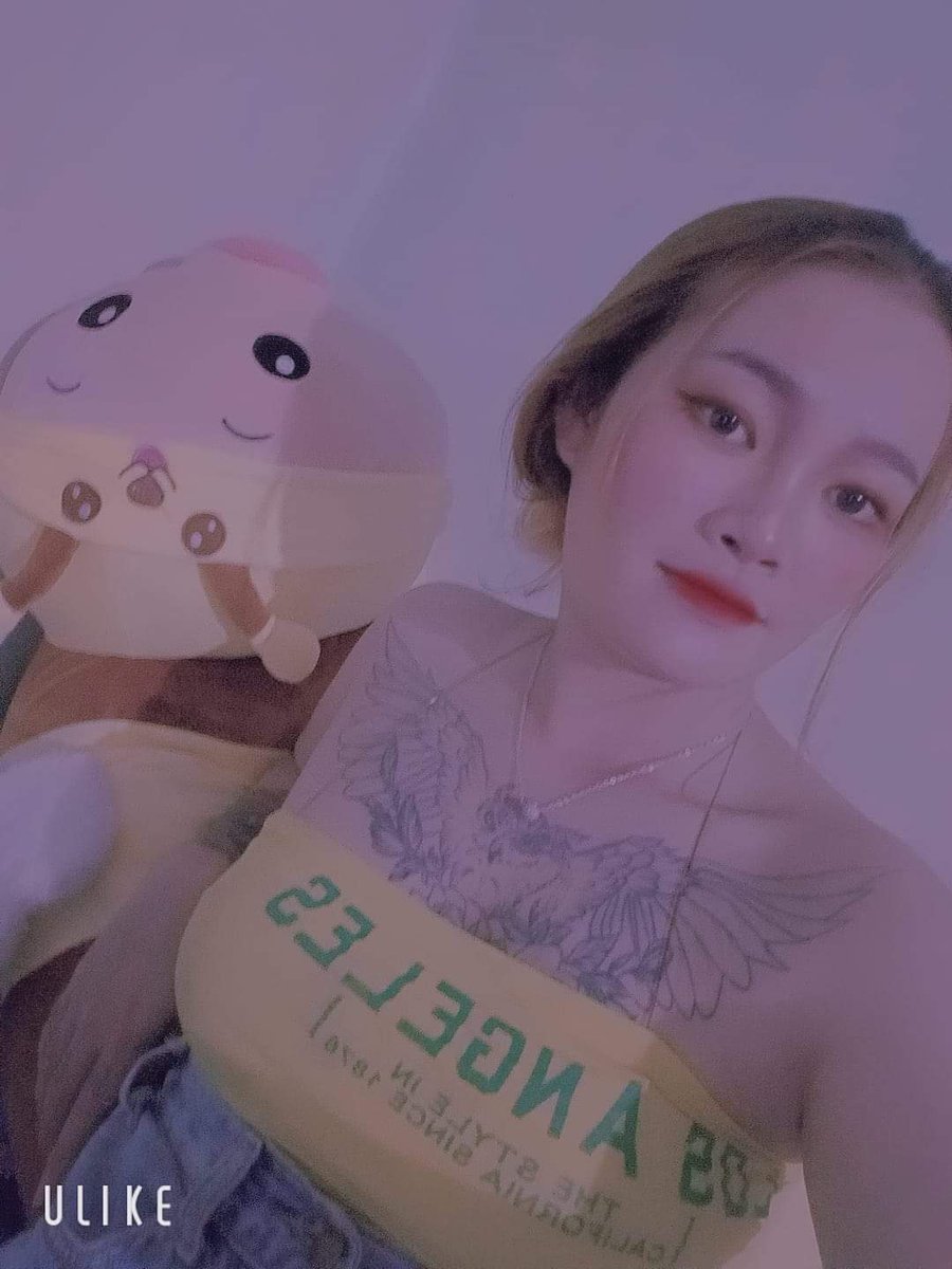 Thik mấy e trai còn đi học quá.