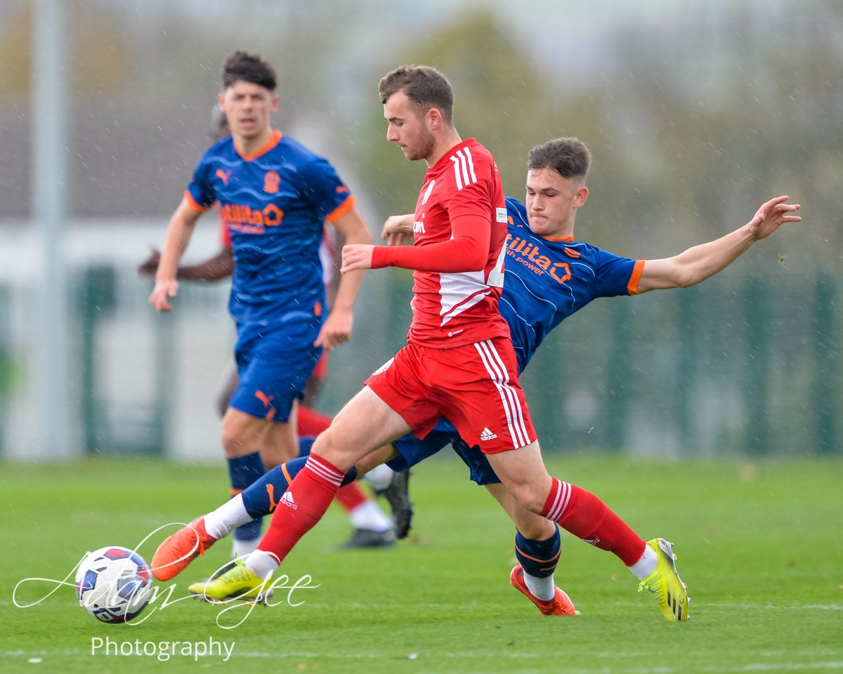 adamgeepics's tweet photo. @joestrawn4 back to full strength for @BlackpoolFC with a goal and 90 minutes v @ASFCofficial #UTMP https://t.co/arh807bdQw