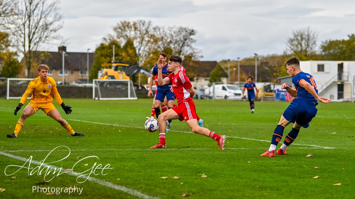 adamgeepics's tweet photo. @joestrawn4 back to full strength for @BlackpoolFC with a goal and 90 minutes v @ASFCofficial #UTMP https://t.co/arh807bdQw