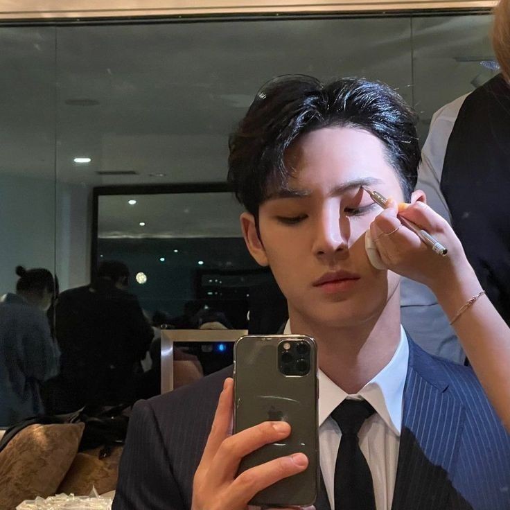 minegyu_'s tweet photo. mingyu mirror selcas from weverse 🤳 https://t.co/vS3kQ7I96H