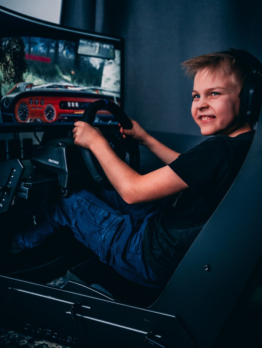 OPGG_FI's tweet image. The ultimate Christmas present! The kids are into racing and the time has come to take sim racing to the next level? Check out the OP Child Rig designed for the young racing enthusiasts, allowing children to race and advance in racing. Learn more: overpower.gg/en/op-rchild