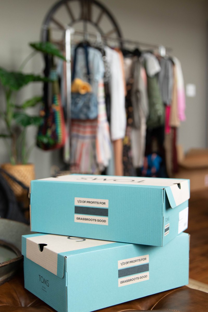 Our Co-Founder, <a href="/DavitaGalloway/">TheDavitaGalloway</a>, has always viewed costuming/styling as a necessary and critical piece of storytelling. One, among many, questions she asks herself is what is the message we're sharing? Check out some of her work on <a href="/TOMS/">TOMS</a>  

#ItsHueHouse #Marketing #Advertising