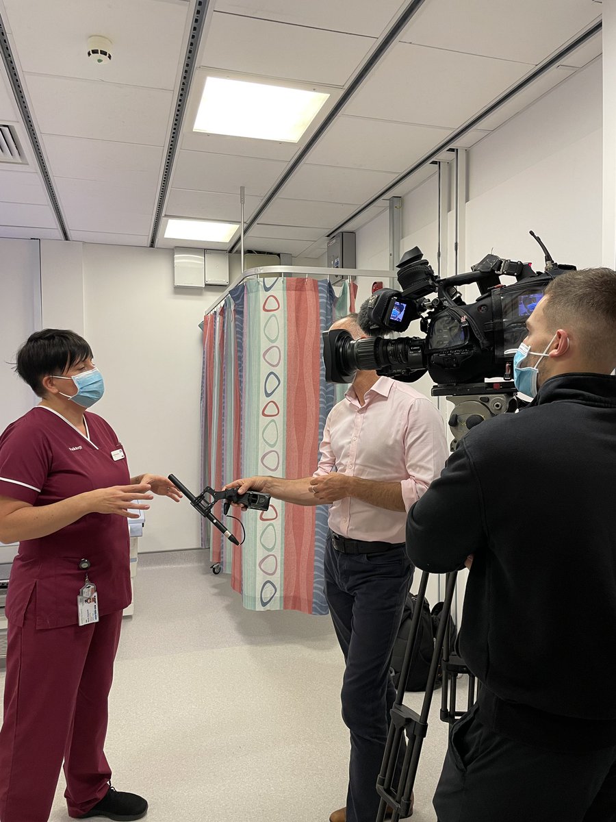 comms_it's tweet photo. We’re at Lymington Hospital today filming with @BBCSouthToday about our Community Diagnostic Centre. 

Our film stars including staff and patients are just amazing! 🎥 https://t.co/amJULNrtkO