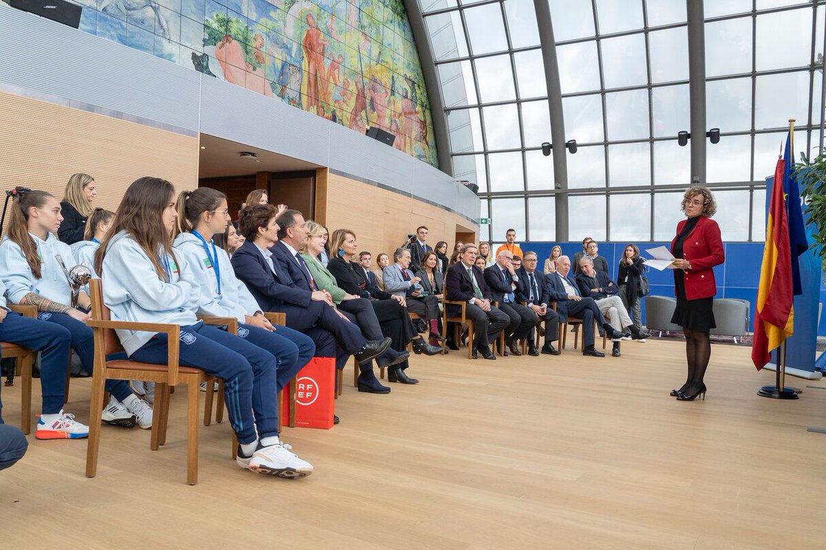 🏛️🇪🇺 Las campeonas del mundo Sub-20 en Costa Rica visitan el Parlamento Europeo (<a href="/Europarl_EN/">European Parliament</a>).

🥇 Hasta ocho de nuestras chicas de oro han sido recibidas en Bruselas por la presidenta Roberta Metsola (<a href="/EP_President/">Roberta Metsola</a>) y la eurodiputada <a href="/DolorsMM/">Dolors Montserrat</a>.

ℹ️ bit.ly/parlamento_091…