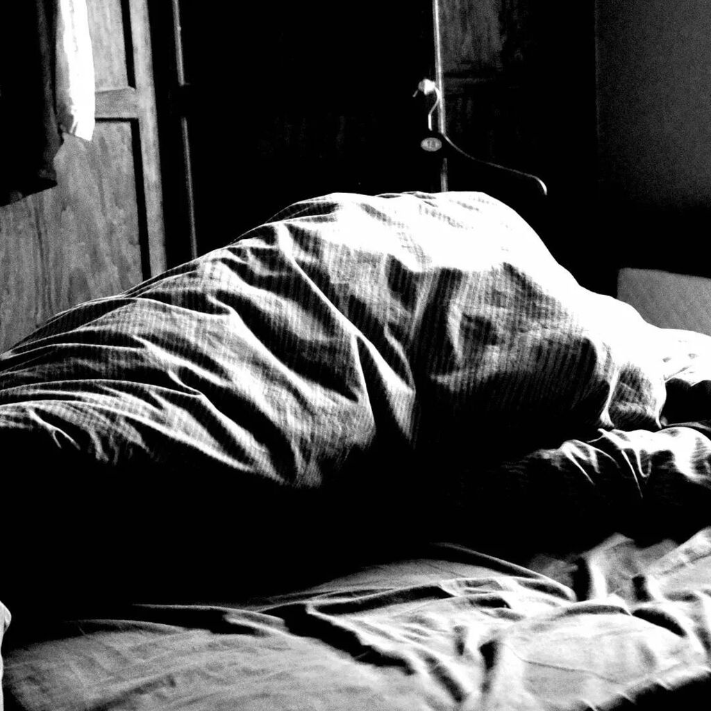 western4uk's tweet image. An unmade bed #fms_anunmadebed #a_year_in_monochrome #fmspad #fmspad2022 #fmsphotaday instagr.am/p/CkvflAzMkb_/