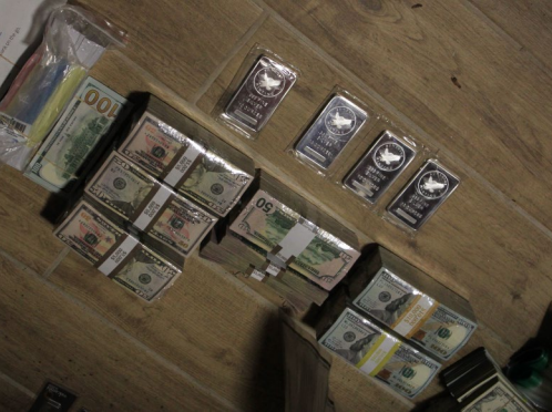 The fun thing about covering more recent topics is that we can enjoy tracking the process.

On Monday, the <a href="/TheJusticeDept/">U.S. Department of Justice</a> announced a conviction in connection with Silk Road, and yesterday they release Exhibit 5, which included these pictures:
justice.gov/usao-sdny/pres…