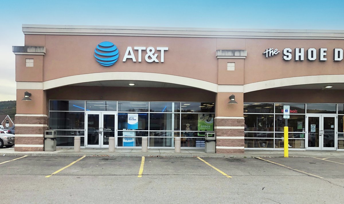 CORCompanies's tweet photo. We are happy to announce our new tenant @ATT is officially open for business at 3159 Silverback Lane - Suite 101 Painted Post, NY 14870 in Erwin Center - Painted Post, NY!

Located in the former Kay Jewelers location!

#development #paintedpost #realestate #realestateagent #rent https://t.co/JdMrUTfZF7