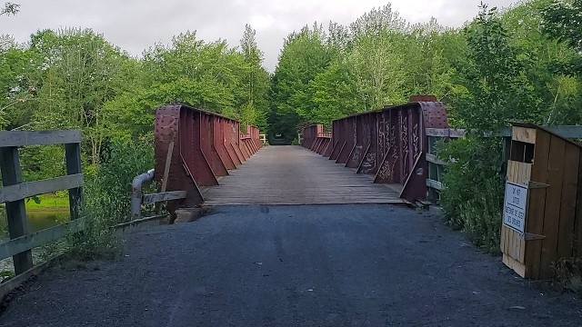 Oromocto walking bridge closed after fire tj.news/daily-gleaner/…