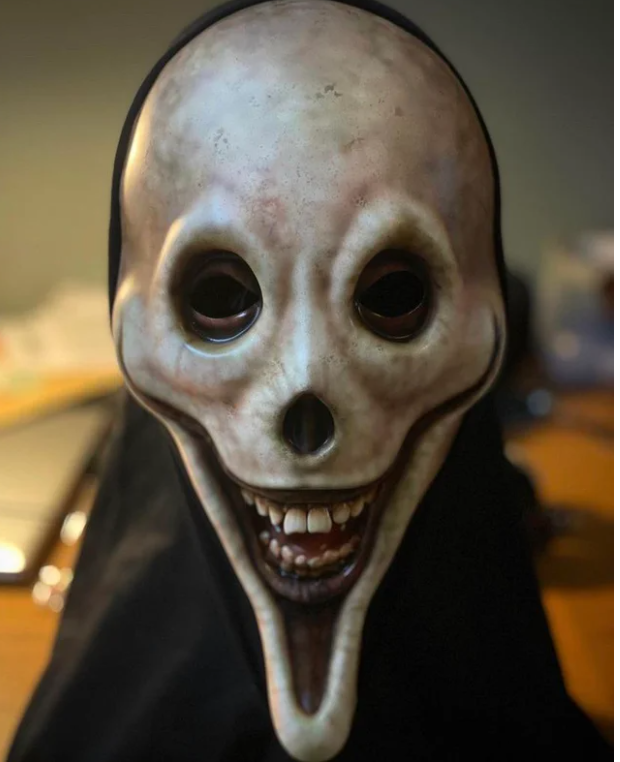 WeWatchedAMovie's tweet photo. This alternate universe SCREAM mask posted on Reddit is horrifying in all the right ways. https://t.co/A5u10q5Imp