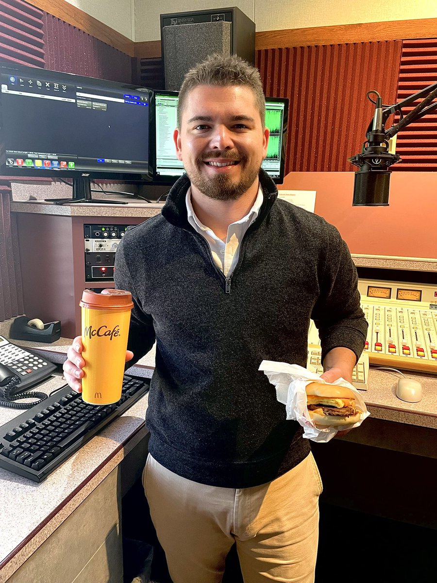 thepointfm's tweet photo. The McDonald's Breaksfast Bagels are back!
 
Sign up below for your chance to WIN a $20 Arch Card + McCafe Tumbler &amp; Beanie! Winners will be drawn on November 10th and 11th!

https://t.co/WMDJwpIQyY https://t.co/zaNhF05L82