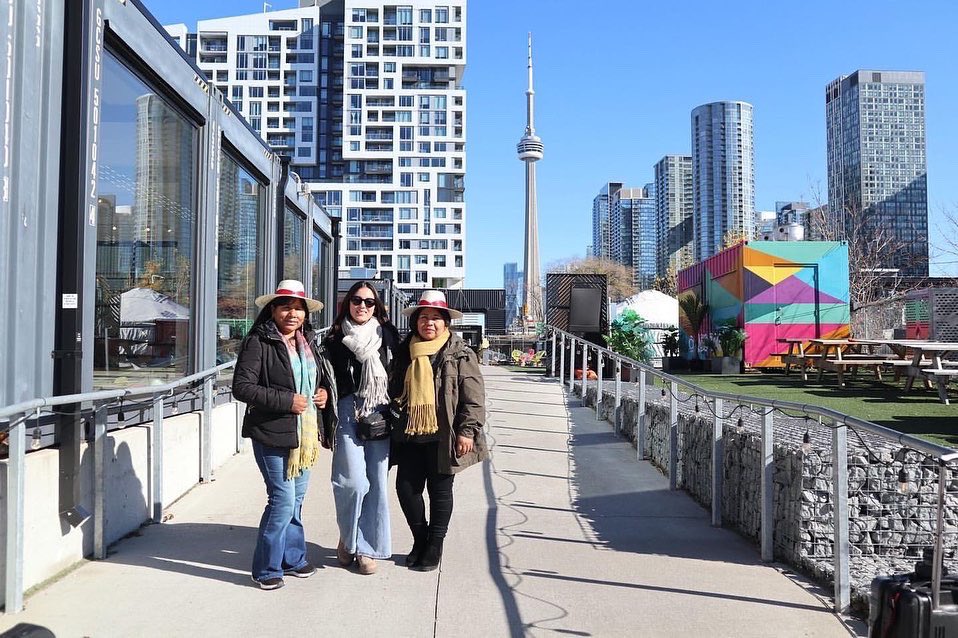 ProChile_T's tweet photo. Misión Comercial 🇨🇦 🙌🏽
Segundo día en Toronto de la Cooperativa Aymar Sawuri.

Sin duda un instancia importante para el crecimiento de la Cooperativa, esto posible gracias a los Fondos de desarrollo regional de Tarapacá.  

@Gore_Tarapaca @ProChile https://t.co/t9fMoqNBes
