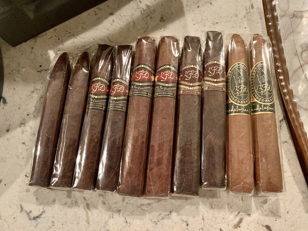 EnglishBob1's tweet photo. Christmas come early, some of the best sticks in the world. 
#LFD #AndalusianBull #LaVolcada #LaNox @LFDcigars https://t.co/FPaLh6qfFU