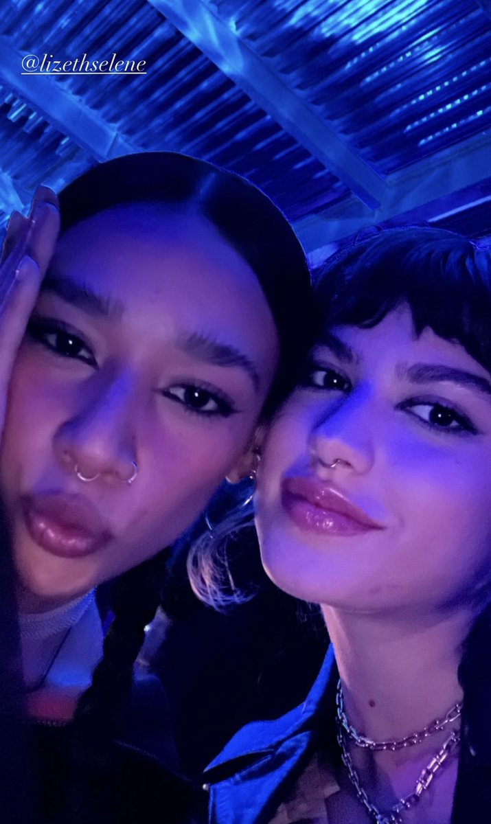 look at them <33