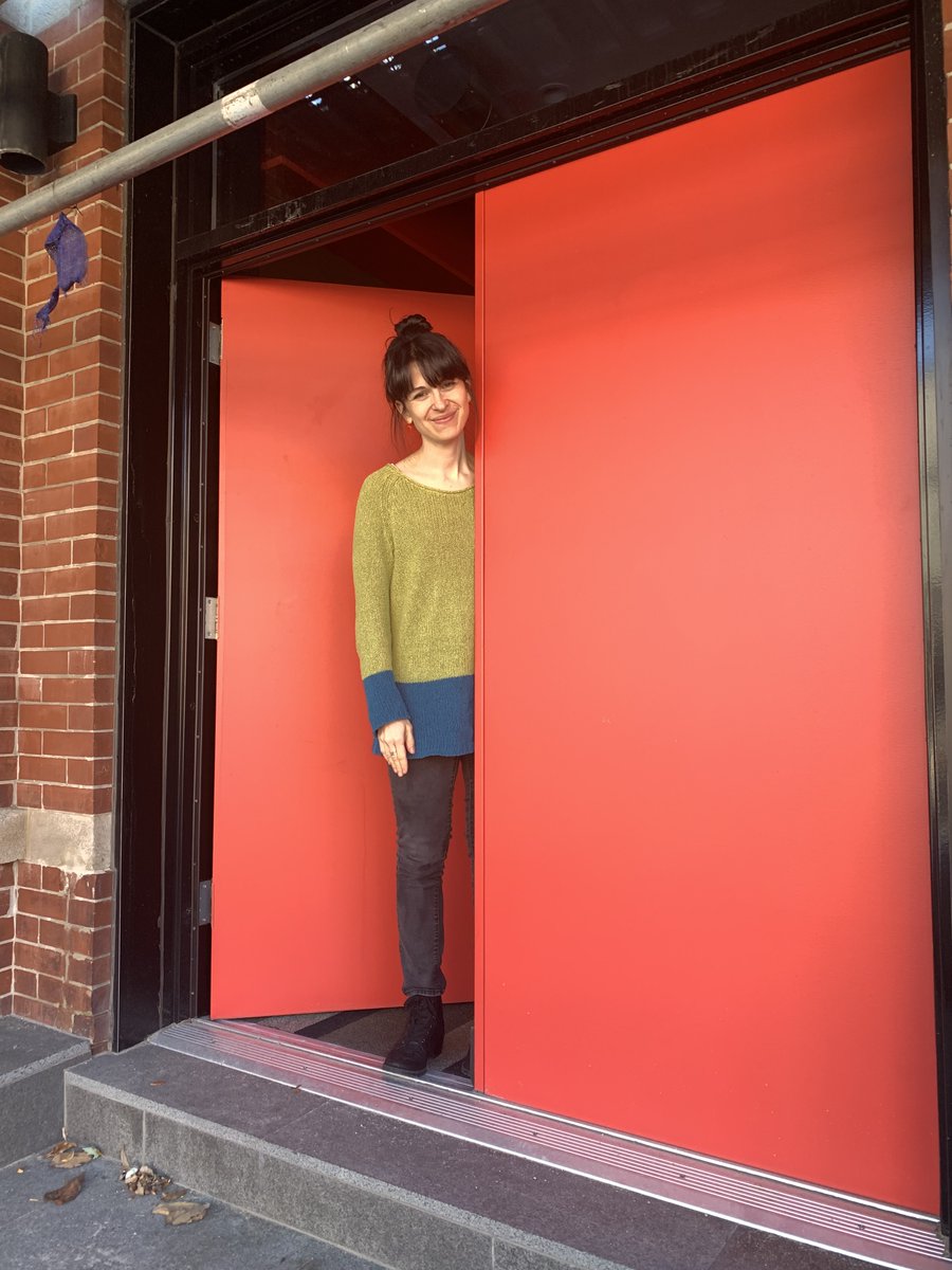 TellingHumans's tweet photo. What fun we had! TH member @kelseyjaustin at Chicago's Blue Parrot Lab, on a fantastic weekend showcasing her plays. Many thanks to Facility Theatre's great actors; to director Dado for her insightful thoughts; &amp; to hosts @Emiliowilliams3 &amp; Rob Murphy.🙏❤️https://t.co/al7AWVPjzY https://t.co/vGtEYO7GLS