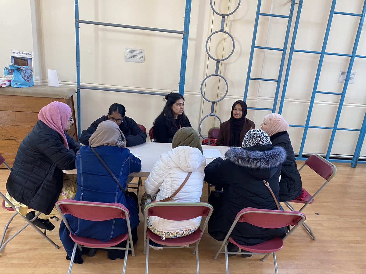 MrsRash91869927's tweet image. A great turnout today for the English Speak Up class! 😃Held every Wednesday for the parents &amp;amp; carers @BirchfieldsPS 👏😃. Thank you to the volunteer tutors 👏👍 #English #education #Learning22