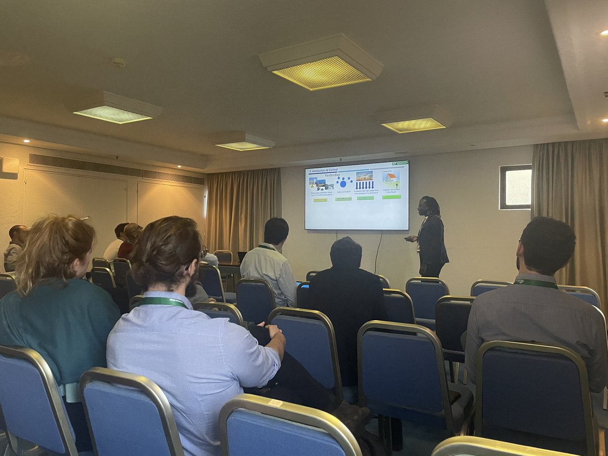 GStuuuu's tweet photo. Talking about the optimal energy management strategies in micro frids using different pricing profiles
#sdewes #sdewes2022 https://t.co/r9scaN1BzO