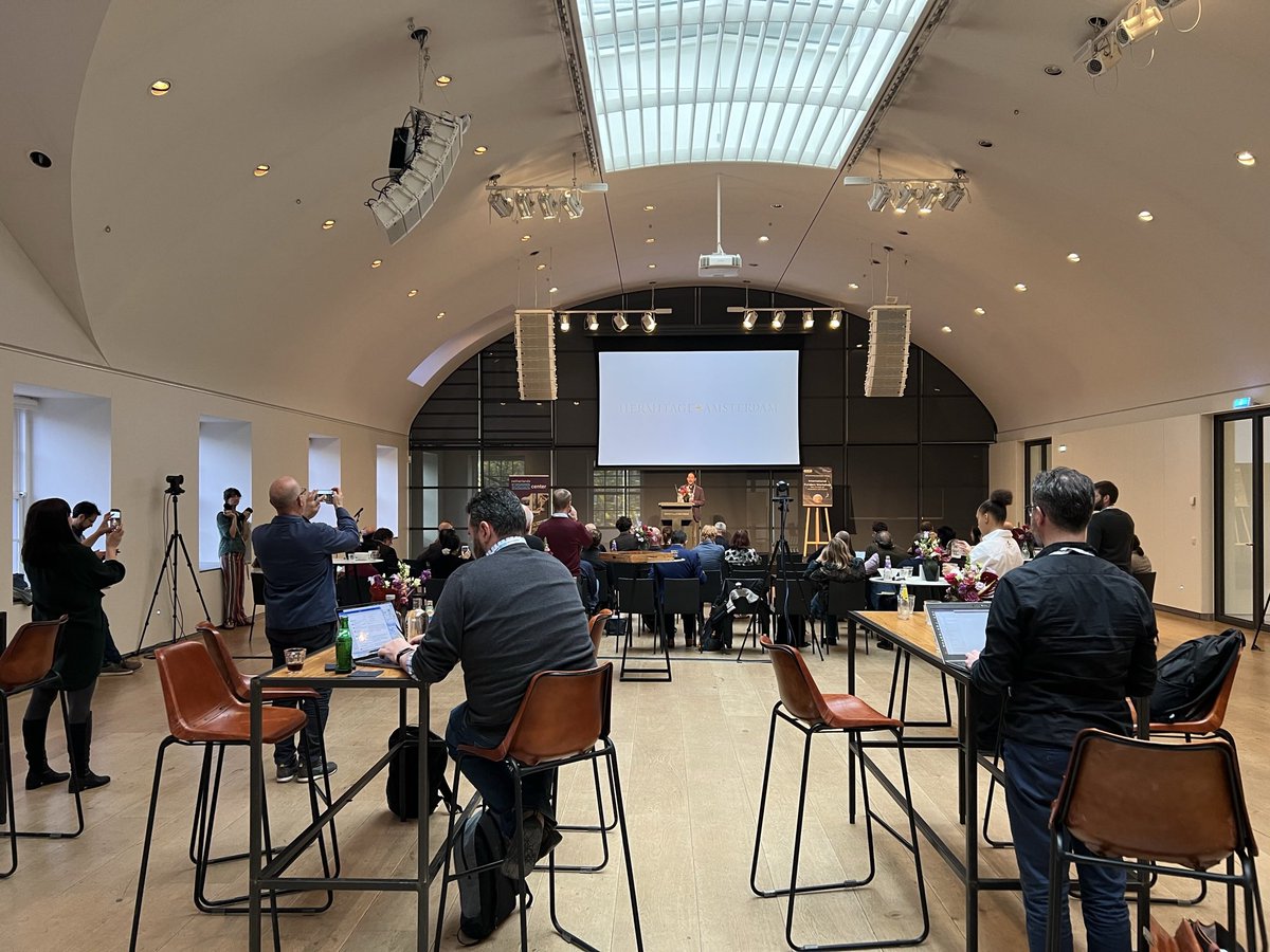 eScienceCenter's tweet image. Now @npch, Director of @SoftwareSaved, takes on the “unenviable task” to summarize the the last✌️days!
👉Our summary of his summary about our draft declaration: importance of the terminology, ensuring diverse, equity &amp;amp; inclusion doesn’t get lost, &amp;amp; more! #fundresearchsoftware