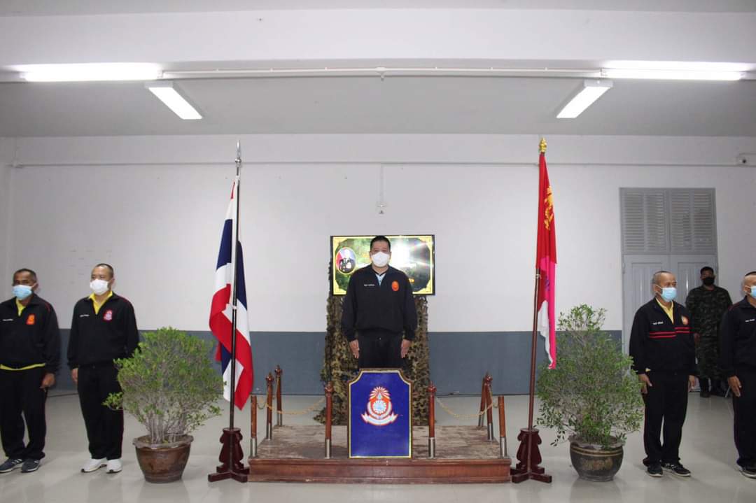 sbr22Army's tweet photo. 🪖ผบ.พันฯ มอบนโยบายการฝึกทหารใหม่🇹🇭
ทั้งนี้ยังชี้นำแนวทางจากพลทหารสู่นายสิบ โดยมีวิทยากร ที่ผ่านการเป็นพลทหารและได้บรรจุเป็นข้าราชการทหาร ได้มาชี้แจ้งเกี่ยวกับการเตรียมตัวเข้ารับการสอบนายสิบทหารบก

#หน่วยฝึกทหารใหม่ที่1 
#กองบัญชาการช่วยรบที่2
#กองทัพบก https://t.co/CeWMLf9Pz2