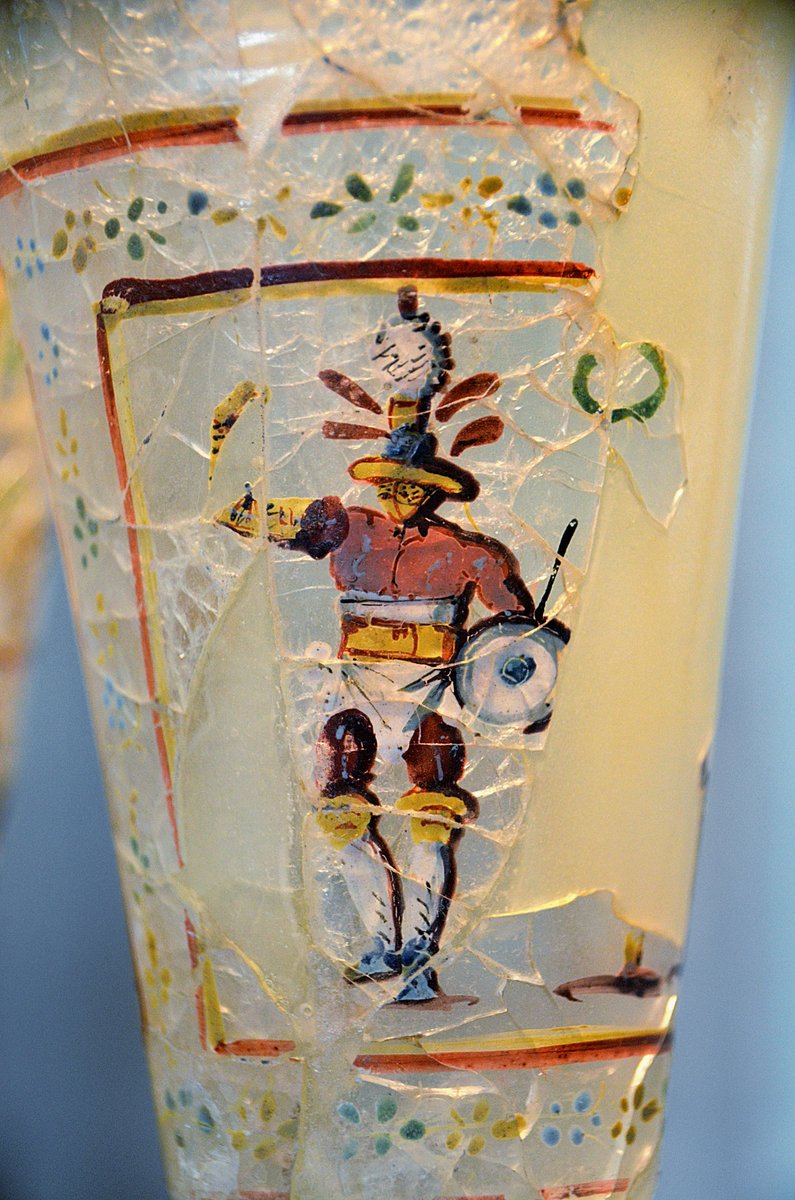 carolemadge's tweet image. A Roman gladiator painted on a glass beaker, found in Begram, Afghanistan.
It dates to the 1st century AD and is part of the Begram Treasure, a group of Greek and Roman artefacts and Han Chinese goods.
On display in the Musée Guimet, Paris.
#RomanGlass  #Afghanistan