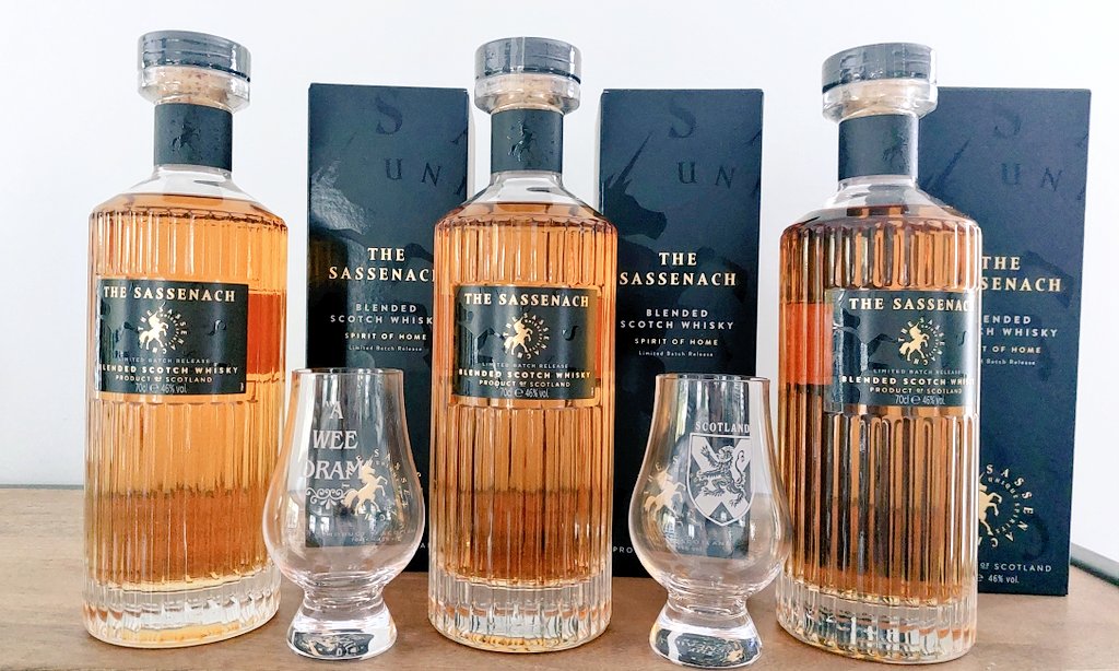 JessicaDLeeuw's tweet photo. Forgot these. Just look at it, perfect set! 😍 Bought the glasses last month in Edinburgh! 🥰 Couldn't bring the bottles, because of hand luggage. @SassenachSpirit @MasterOfMalt Thank you for the possibility of ordering online!😄 https://t.co/4qW52kIh0w