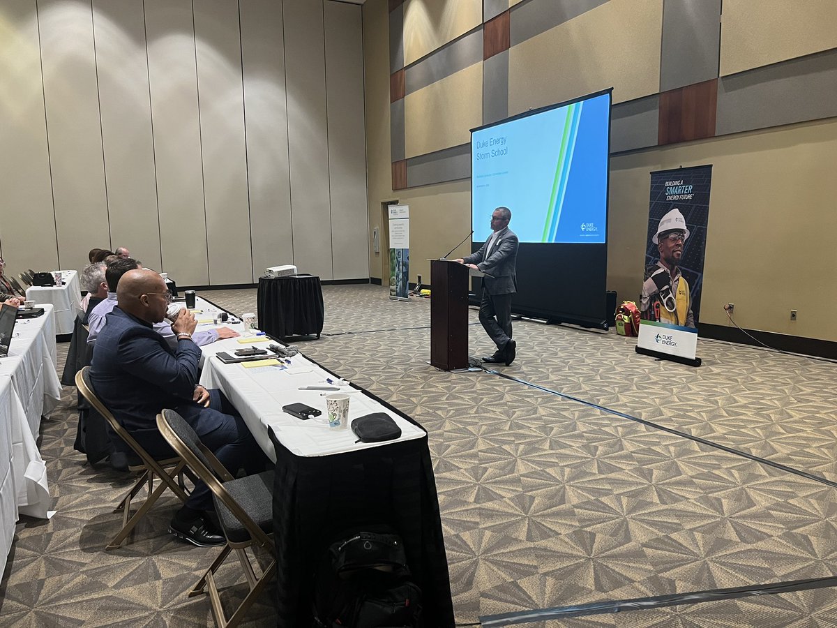 DE_CaseyK's tweet photo. A great turnout for todays first @DukeEnergy #OH #KY Storm School. Local officials and emergency management learning how we prepare, respond and restore during a storm event, straight from the experts https://t.co/0v8VwmRzBG