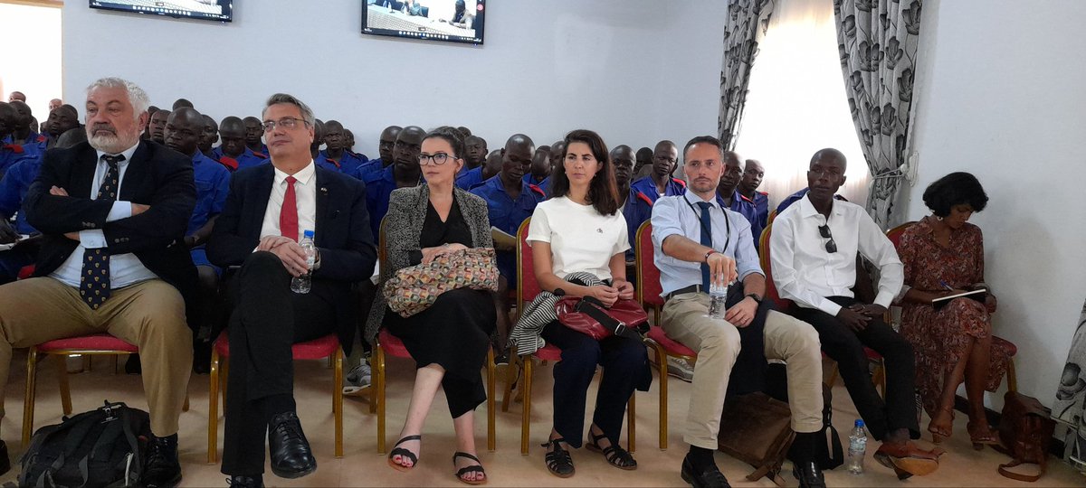 filakota's tweet photo. Le Prof Bertrand BADIE à l'ENAM ce 08 novembre pour une conférence sur les mutations des relations internationales et leurs rapports avec les pays du Sud. Belle initiative de l'ambassade de France et de L'ENAM. Belle participation des Élèves magistrats et de la société civile. https://t.co/e6DVePcvxE