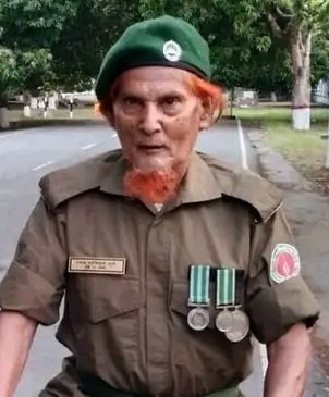 HistoryOfBangla's tweet photo. Hamidul Haque (82), an Ansar member who provided the guard of honor to the first government of Bangladesh (Mujibnagar government) on 17 April 1971, has passed away. https://t.co/iPn9CErAE5