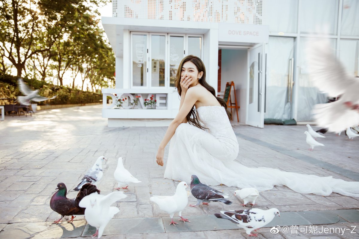 JennyZint's tweet photo. 221109// Jenny Zeng Keni Weibo Update
"# BecauseThereAreMiraclesInLife 🕊️
Running after the wind
Laughing with abandon
#FallingYou (TV series 《Lighter & Princess》OST) 🎵"
(1/3)
#曾可妮 #ZengKeni #JennyZeng https://t.co/uWxXaadDSa