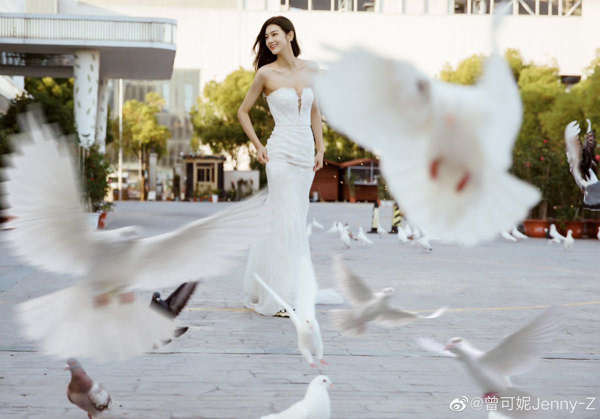 JennyZint's tweet photo. 221109// Jenny Zeng Keni Weibo Update
"# BecauseThereAreMiraclesInLife 🕊️
Running after the wind
Laughing with abandon
#FallingYou (TV series 《Lighter & Princess》OST) 🎵"
(2/3)
#曾可妮 #ZengKeni #JennyZeng https://t.co/5uaXpfZs98