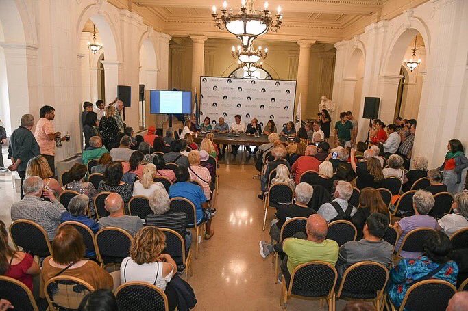 federacionfvt's tweet photo. En el día de ayer en la Legislatura se presentó el proyecto para crear una Comisión de Personas Mayores para poder diseñar e implementar políticas públicas que mejoren nuestra calidad de vida y nuestros derechos.

¡Gracias @mbarroetavena por viralizar la necesidad! https://t.co/E0hZLrwT89