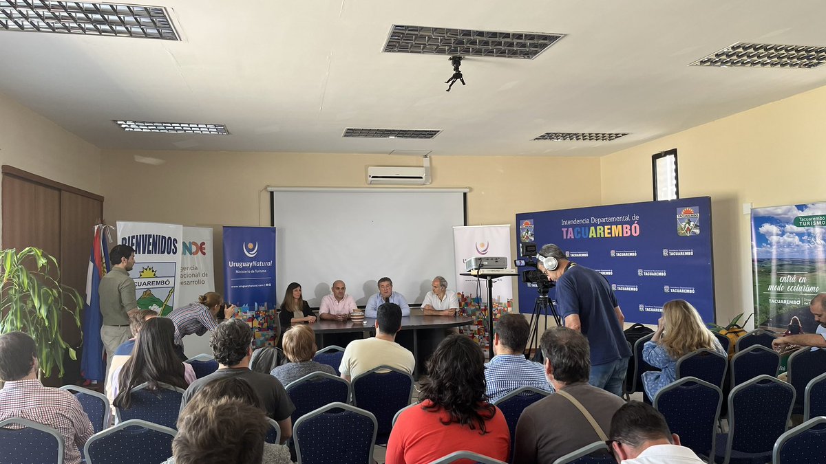 Elianne Hecht (@eliannehecht) on Twitter photo Comenzando la Jornada capacitación y networking para los beneficiarios y mentores de la 2da Convocatoria al Fondo Concursable MINTUR - ANDE (Artigas, Rivera y Tacuarembó). Muchas gracias <a href="/IdTacuarembo/">Intendencia de Tacuarembó</a> y <a href="/MarceloCrespi/">Marcelo Crespi</a> por recibirnos. <a href="/Uruguay_Natural/">Uruguay Natural</a> <a href="/ANDEUruguay/">ANDE</a> <a href="/el_BID/">Banco Interamericano de Desarrollo</a> Comenzando la Jornada capacitación y networking para los beneficiarios y mentores de la 2da Convocatoria al Fondo Concursable MINTUR - ANDE (Artigas, Rivera y Tacuarembó). Muchas gracias <a href="/IdTacuarembo/">Intendencia de Tacuarembó</a> y <a href="/MarceloCrespi/">Marcelo Crespi</a> por recibirnos. <a href="/Uruguay_Natural/">Uruguay Natural</a> <a href="/ANDEUruguay/">ANDE</a> <a href="/el_BID/">Banco Interamericano de Desarrollo</a>